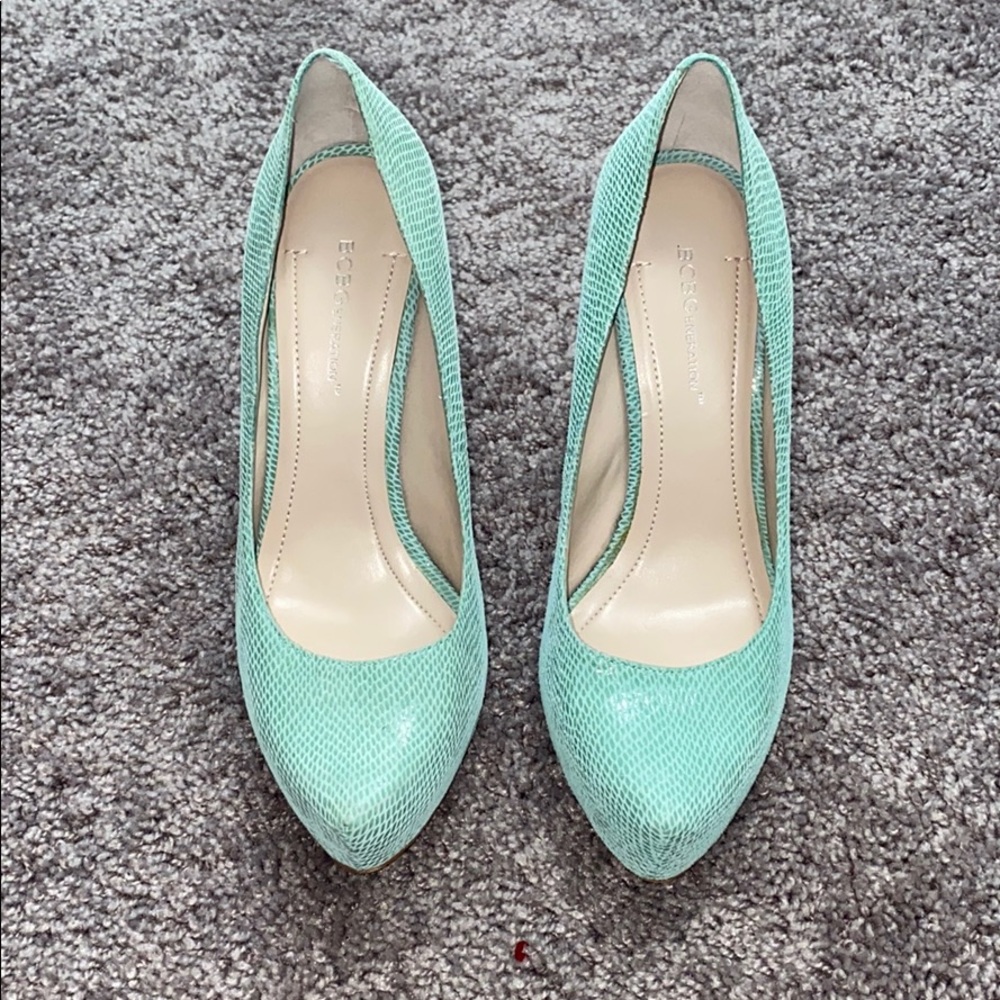 BCBG heels sz 8